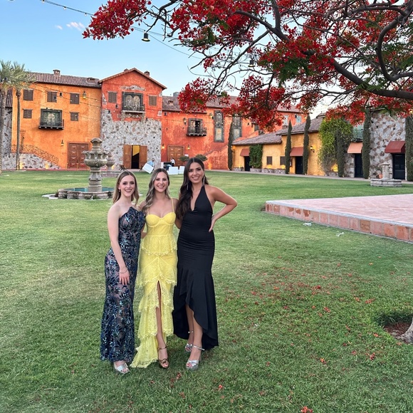 COPY - Zelda Fitz Gown in Lemon Yellow MAJORELLE - Picture 1 of 3
